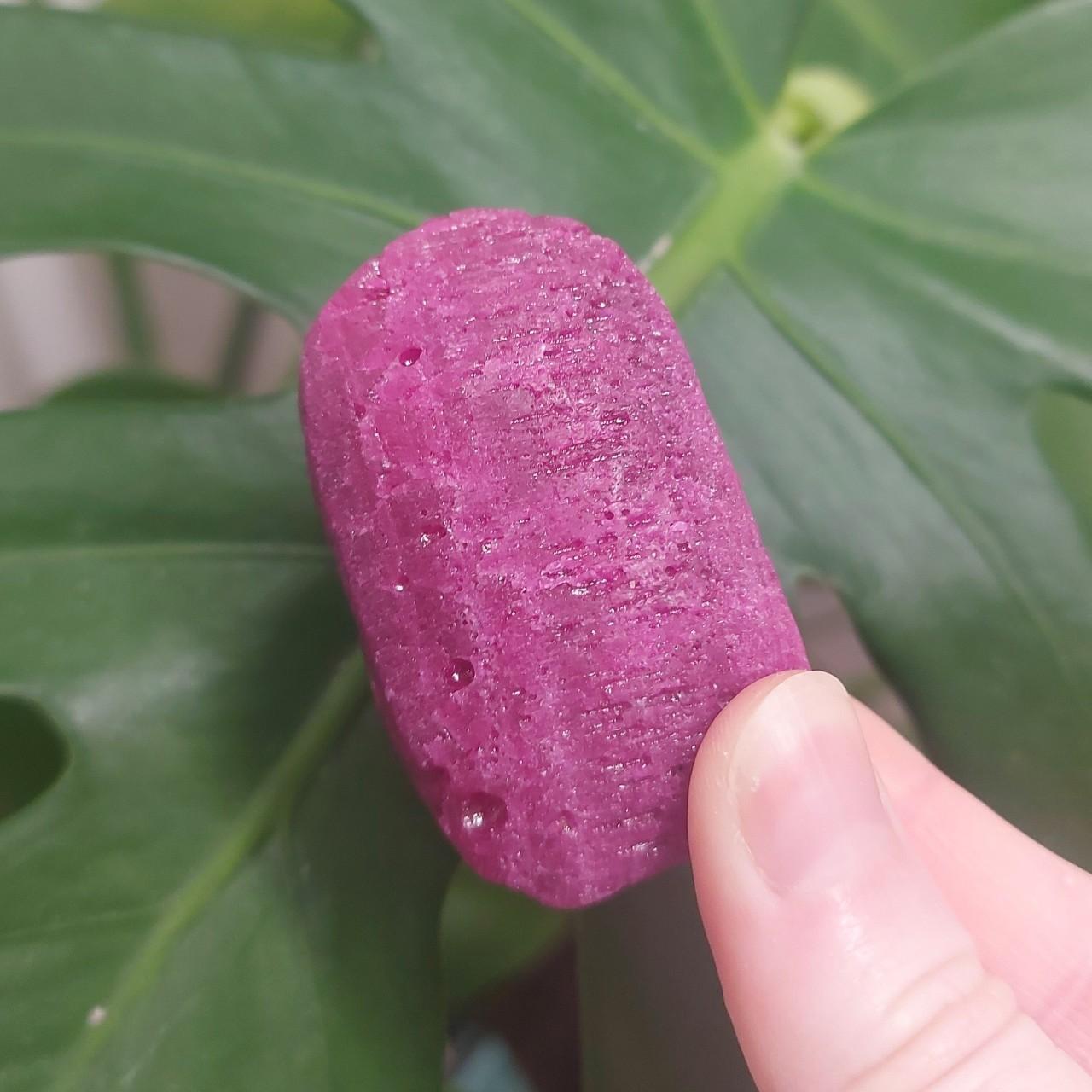 Honeycomb Ruby Palm Stone