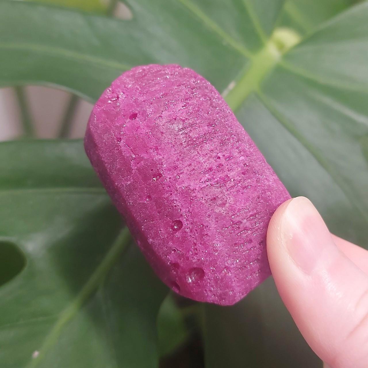 Honeycomb Ruby Palm Stone